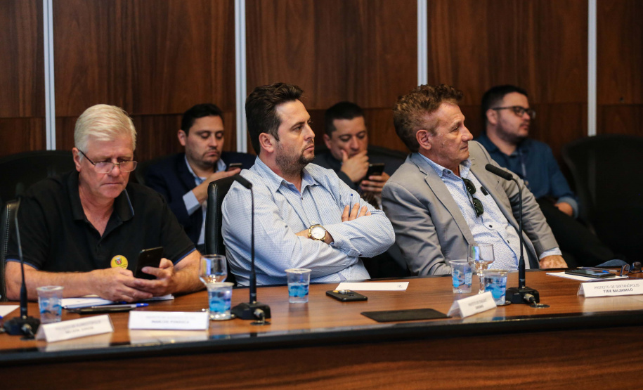 O governador Carlos Massa Ratinho Júnior recebe nesta segunda-feira (29), prefeitos da Margem do Rio Paranapanema para tratar da retirada da energia vendida por usinas da formação do valor adicionado do ICMS. Curitiba, 29/07/2019 -Foto: Geraldo Bubniak/ANPr