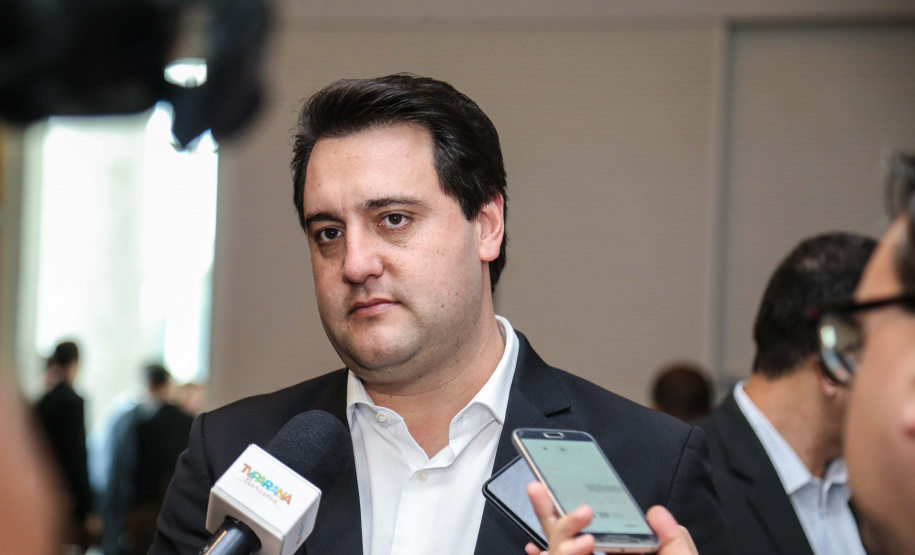 O governador Carlos Massa Ratinho Júnior recebe nesta segunda-feira (29), prefeitos da Margem do Rio Paranapanema para tratar da retirada da energia vendida por usinas da formação do valor adicionado do ICMS. Curitiba, 29/07/2019 -Foto: Geraldo Bubniak/ANPr