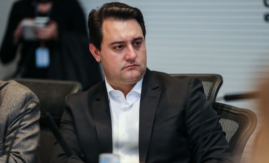 O governador Carlos Massa Ratinho Júnior recebe nesta segunda-feira (29), prefeitos da Margem do Rio Paranapanema para tratar da retirada da energia vendida por usinas da formação do valor adicionado do ICMS. Curitiba, 29/07/2019 -Foto: Geraldo Bubniak/ANPr