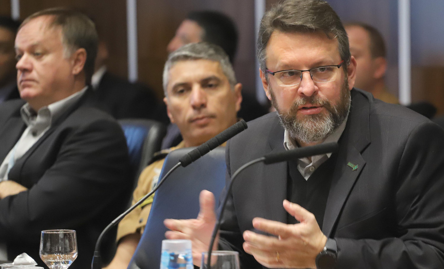 os secretários. N/F: presidente do BRDE, Wilson Bley Lipski.Curitiba, 30-07-19.Foto: Arnaldo Alves / ANPr.