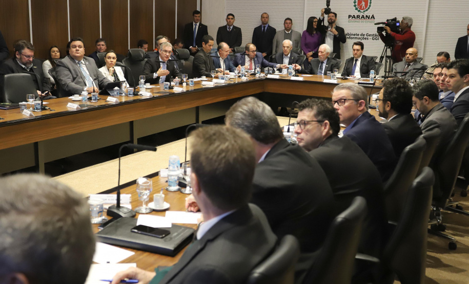 Governador Carlos Massa Ratinho Junior, participa da reunião com seu secretários. N/F: secretário de Comunicação e Cultura, Hudson José.Curitiba, 30-07-19.Foto: Arnaldo Alves / ANPr.