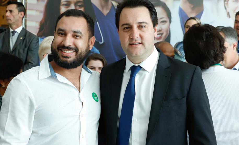 O governador Carlos Massa Ratinho Junior autorizou nesta terça-feira (30) o pagamento das progressões e promoções de carreira do Quadro Próprio do Poder Executivo (QPPE) e dos Servidores da Secretaria de Estado da Saúde (QPSS). A implantação dos avanços representa um investimento de R$ 30 milhões na folha do Estado.