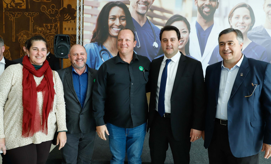 O governador Carlos Massa Ratinho Junior autorizou nesta terça-feira (30) o pagamento das progressões e promoções de carreira do Quadro Próprio do Poder Executivo (QPPE) e dos Servidores da Secretaria de Estado da Saúde (QPSS). A implantação dos avanços representa um investimento de R$ 30 milhões na folha do Estado.