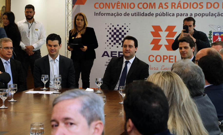 A Copel renovou a parceria que mantém há 30 anos com a Associação das Emissoras de Radiodifusão do Paraná (Aerp) para a veiculação de mensagens de utilidade pública sobre fornecimento, geração e transmissão de energia