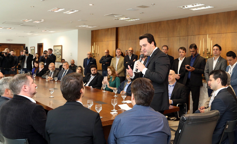 A Copel renovou a parceria que mantém há 30 anos com a Associação das Emissoras de Radiodifusão do Paraná (Aerp) para a veiculação de mensagens de utilidade pública sobre fornecimento, geração e transmissão de energia