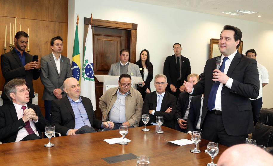 A Copel renovou a parceria que mantém há 30 anos com a Associação das Emissoras de Radiodifusão do Paraná (Aerp) para a veiculação de mensagens de utilidade pública sobre fornecimento, geração e transmissão de energia