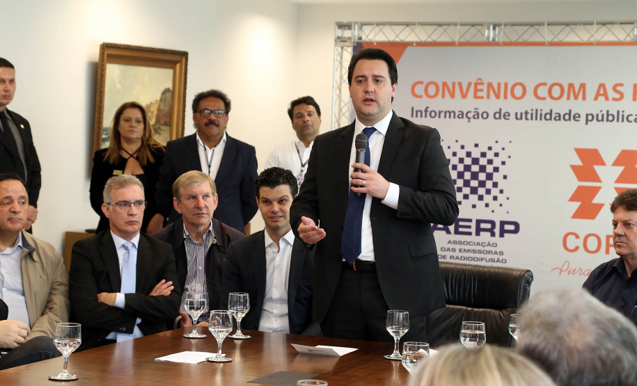 A Copel renovou a parceria que mantém há 30 anos com a Associação das Emissoras de Radiodifusão do Paraná (Aerp) para a veiculação de mensagens de utilidade pública sobre fornecimento, geração e transmissão de energia