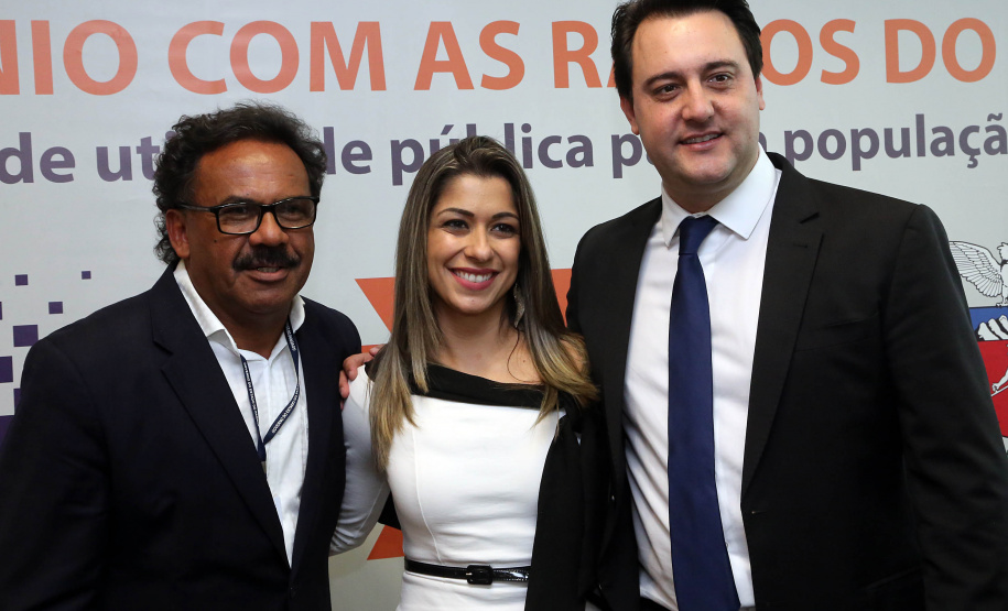 A Copel renovou a parceria que mantém há 30 anos com a Associação das Emissoras de Radiodifusão do Paraná (Aerp) para a veiculação de mensagens de utilidade pública sobre fornecimento, geração e transmissão de energia