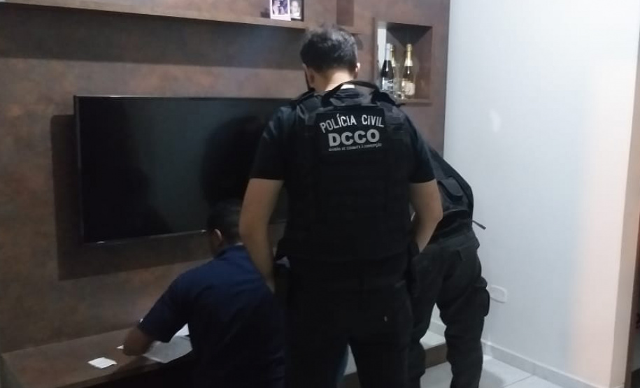 A Polícia Civil do Paraná (PCPR) cumpriu nesta terça-feira (30) 21 mandados judiciais contra um grupo criminoso que fraudava o DPVAT – seguro de Danos Pessoais Causados por Veículos Automotores de Via Terrestre. O esquema teria desviado cerca de R$ 1 milhão em Umuarama, no Noroeste do Estado. Foto: Divulgação/PCPR