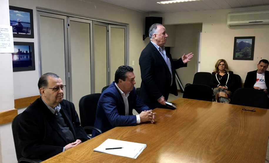 Foi realizada nesta quarta feira (30), a 77° reunião ordinária do CEPATUR – Conselho Paranaense de Turismo. Antes da abertura oficial o presidente da Parana Turismo Jacob Mehl, seguido pelo secretário de desenvolvimento sustentável e do turismo Márcio Nunes, fizeram uso da palavra. Na sequência o presidente do conselho Antônio Azevedo iniciou a reunião que aconteceu no Auditório da SEDEST, secretaria de desenvolvimento sustentável e do turismo Foto: Divulgação/SEDEST