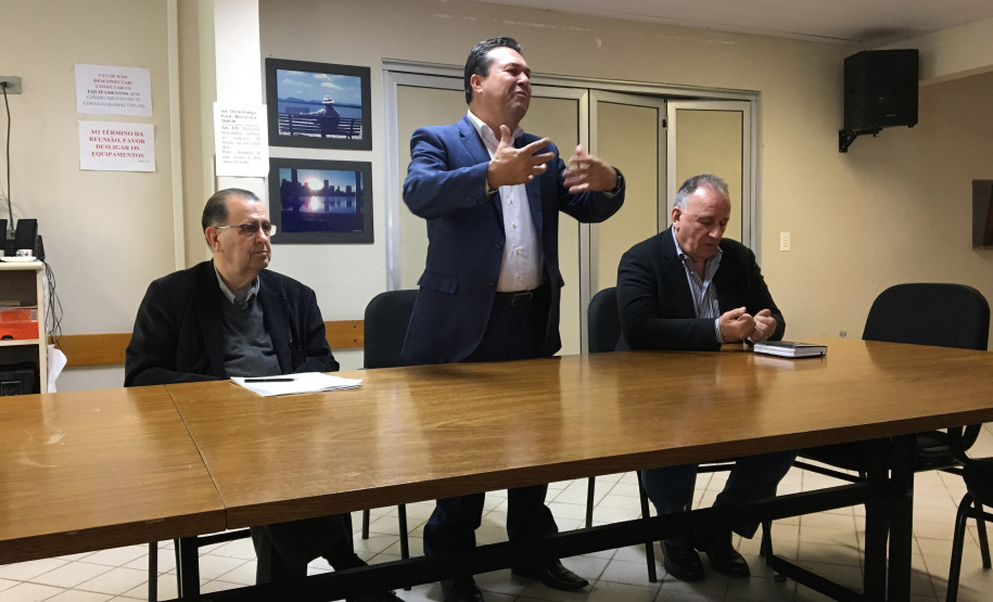 Foi realizada nesta quarta feira (30), a 77° reunião ordinária do CEPATUR – Conselho Paranaense de Turismo. Antes da abertura oficial o presidente da Parana Turismo Jacob Mehl, seguido pelo secretário de desenvolvimento sustentável e do turismo Márcio Nunes, fizeram uso da palavra. Na sequência o presidente do conselho Antônio Azevedo iniciou a reunião que aconteceu no Auditório da SEDEST, secretaria de desenvolvimento sustentável e do turismo Foto: Divulgação/SEDEST