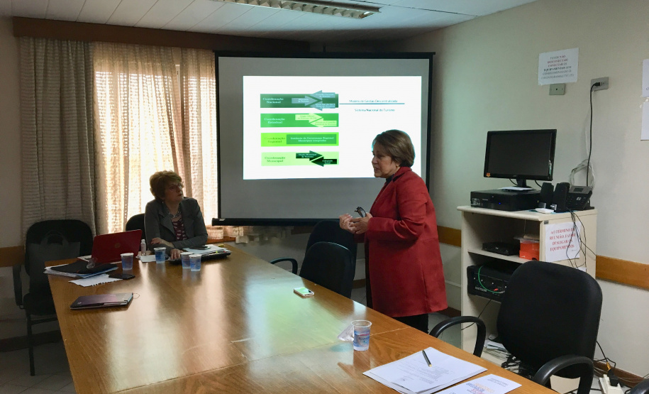 Foi realizada nesta quarta feira (30), a 77° reunião ordinária do CEPATUR – Conselho Paranaense de Turismo. Antes da abertura oficial o presidente da Parana Turismo Jacob Mehl, seguido pelo secretário de desenvolvimento sustentável e do turismo Márcio Nunes, fizeram uso da palavra. Na sequência o presidente do conselho Antônio Azevedo iniciou a reunião que aconteceu no Auditório da SEDEST, secretaria de desenvolvimento sustentável e do turismo Foto: Divulgação/SEDEST