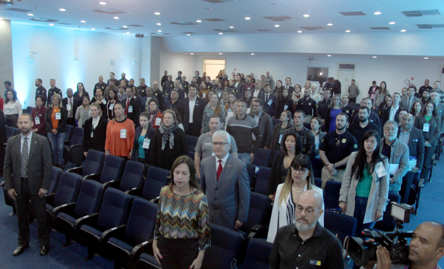 O secretário da Justiça, Família e Trabalho, Ney Leprevost, propôs a adoção de ações permanentes no combate ao tráfico de seres humanos no Brasil. A declaração foi dada nesta terça-feira (30/07), durante o 3º Seminário de Enfrentamento ao Tráfico de Pessoas e ao Trabalho Escravo, realizado pela Sejuf em parceria com a Polícia Rodoviária Federal (PRF-PR) em alusão ao Dia Mundial de Combate ao Tráfico de Pessoas. Foto:Divulgação/SEJUF