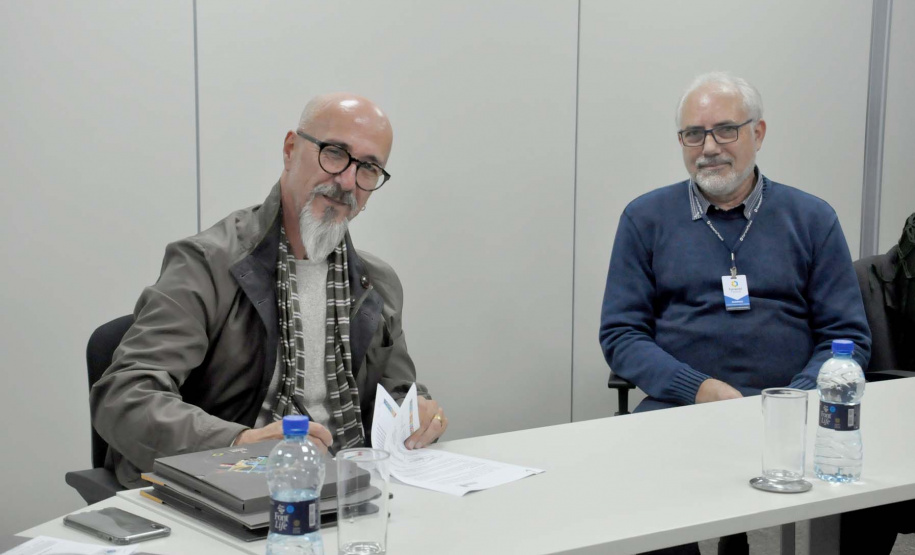 A Fomento Paraná é a mais nova instituição estadual a aderir aos Objetivos de Desenvolvimento Sustentável (ODS). O termo de compromisso foi assinado nesta terça (30) pelo diretor-presidente da instituição, Heraldo Neves, a vice-presidente do Conselho Estadual de Desenvolvimento Econômico e Social do Paraná (Cedes), Keli Guimarães, e o secretário de Estado do Desenvolvimento Urbano e Obras Públicas, João Carlos Ortega. fOTO: Divulgação/Fomento Paraná