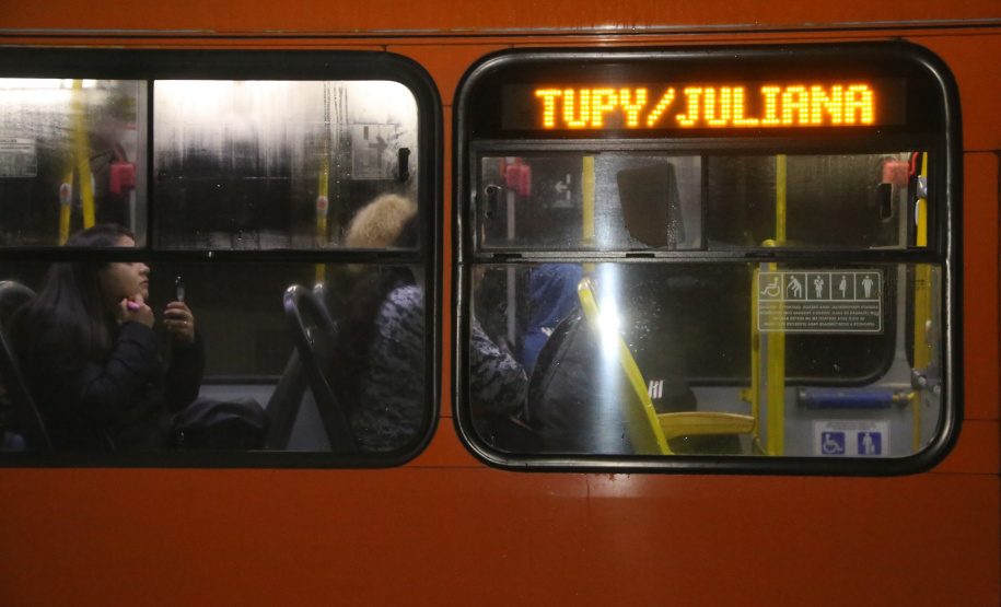 Os moradores de Araucária ganharam uma nova ligação de ônibus com Curitiba. Atendendo a uma reivindicação antiga dos moradores, a linha Vila Juliana foi estendida até o bairro Campina da Barra, na cidade da região metropolitana. Foto: José Fernando Ogura/ANPr