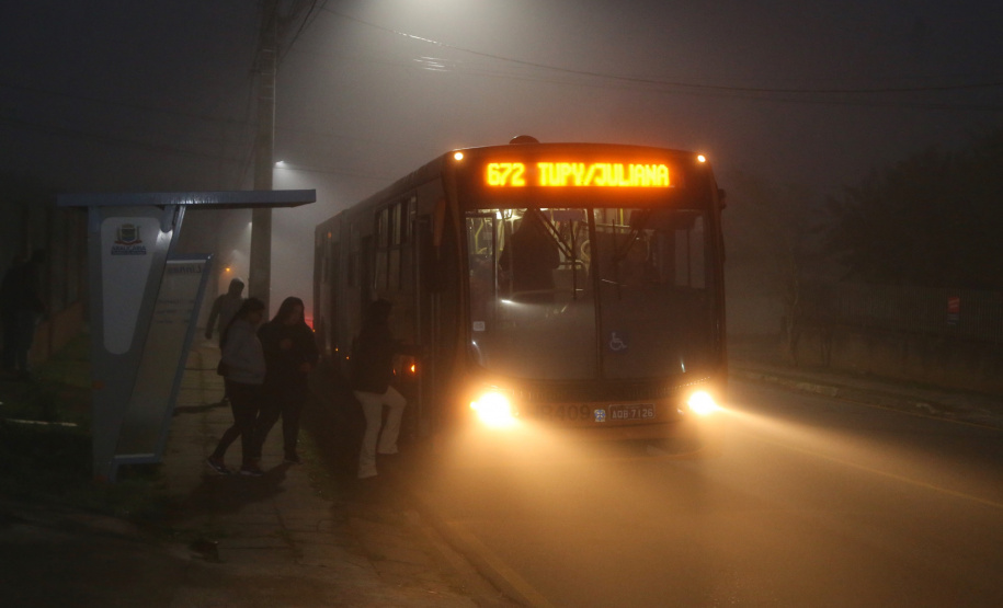 Os moradores de Araucária ganharam uma nova ligação de ônibus com Curitiba. Atendendo a uma reivindicação antiga dos moradores, a linha Vila Juliana foi estendida até o bairro Campina da Barra, na cidade da região metropolitana. Foto: José Fernando Ogura/ANPr