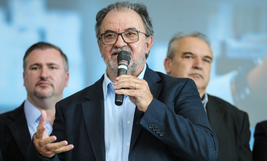 Luiz Claudio Costa, prefeito de Balsa Nova e presidente do consórcio Paraná Cidade. O governador Carlos Massa Ratinho Junior assina nesta quarta-feira (31), no Palácio Iguaçu, em Curitiba, convênio com o Consórcio Paraná Saúde para repasse de recursos destinados à compra de medicamentos. Os medicamentos são para a Farmácia Paraná, que faz parte do sistema público de saúde e atende gratuitamente a população pelo SUS. Curitiba, 31/07/2019 -Foto: Geraldo Bubniak/ANPr