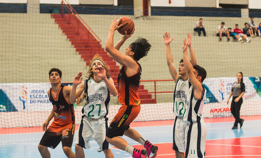 A abertura oficial da fase final da 66ª edição dos Jogos Escolares do Paraná (JEPS) terá a presença do campeão olímpico Emanuel Fernando Scheffer Rego. O evento, para alunos-atletas de 15 a 17 anos, será em Foz do Iguaçu entre os dias 2 e 10 de agosto. A abertura acontece na próxima sexta-feira (2), às 20h, no Ginásio Costa Cavalcanti. Foto: Josi Schmidt/SEET