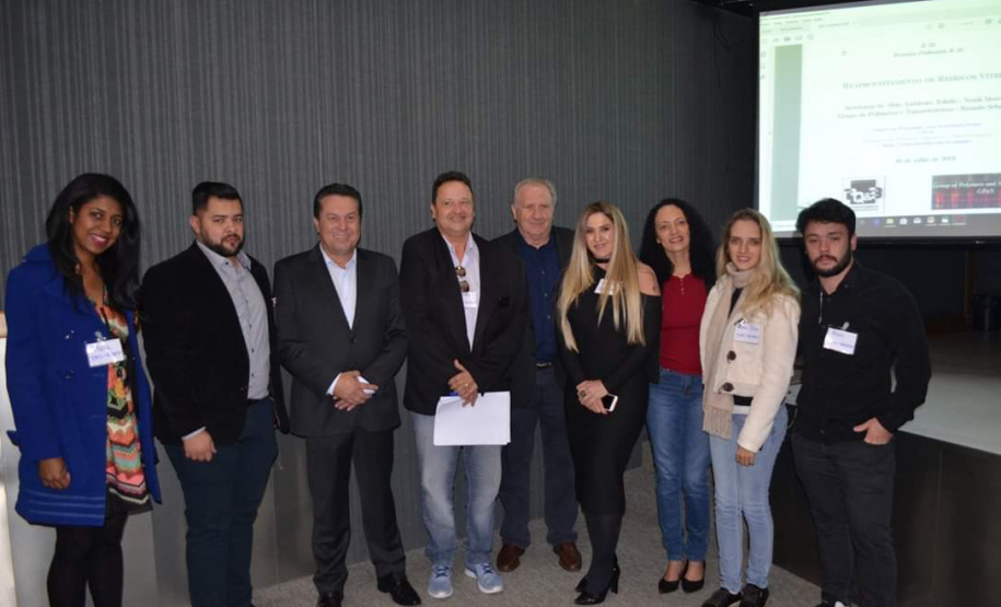 A gestão de resíduos sólidos e aplicação da logística reversa no Paraná foram temas da reunião realizada pela Secretaria de Estado do Desenvolvimento Sustentável e do Turismo, na quarta-feira (31), no Palácio das Araucárias, em Curitiba