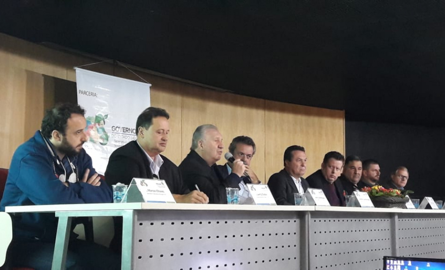 A gestão de resíduos sólidos e aplicação da logística reversa no Paraná foram temas da reunião realizada pela Secretaria de Estado do Desenvolvimento Sustentável e do Turismo, na quarta-feira (31), no Palácio das Araucárias, em Curitiba