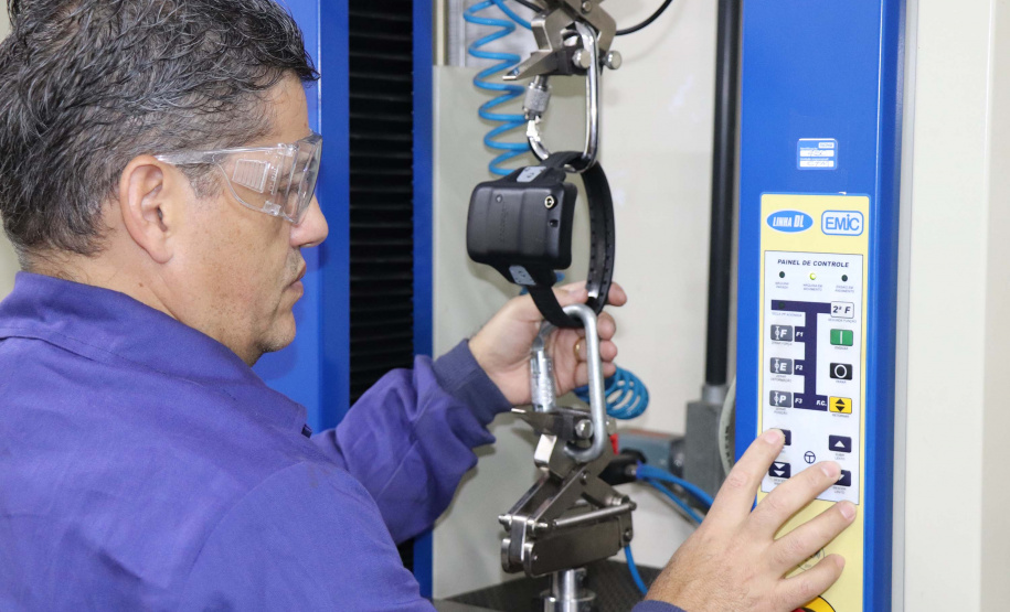 Tecpar atesta qualidade de tornozeleiras eletrônicas de 40 mil detentos. Foto: Divulgação/Tecpar