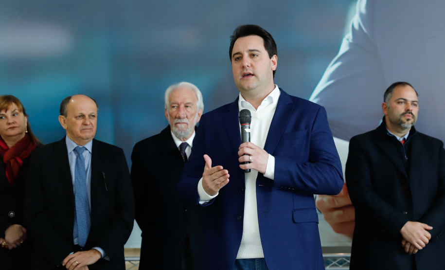 O governador Carlos Massa Ratinho Junior assina nesta segunda-feira (05), promoções e progressões da Administração Indireta: DETRAN, ADAPAR, IAPAR, EMATER, PGE, CRE, AGEPAR e Advogados do Estado. O ato acontece no Palácio Iguaçu.Curitiba, 05/08/2019