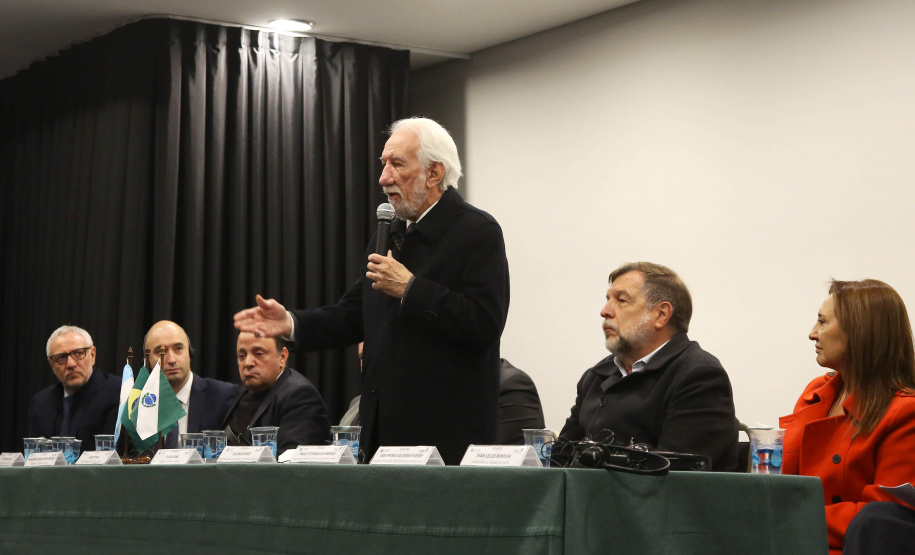 O Governo do Paraná e a Organização para Cooperação e Desenvolvimento Econômico (OCDE), organização internacional de 36 países, começaram a trabalhar em conjunto nesta segunda-feira (5) para acelerar a implementação dos 17 Objetivos de Desenvolvimento Sustentável (ODS) propostos pela Organização das Nações Unidas (ONU) para a Agenda 2030. O vice-governador Darci Piana disse que o Governo estrutura todo o seu planejamento em função dos ODS.