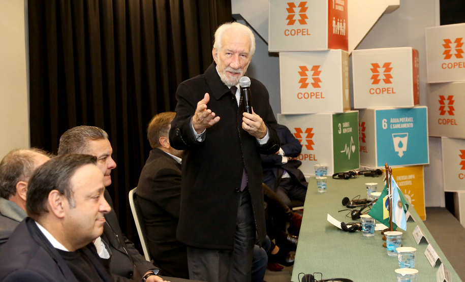 O Governo do Paraná e a Organização para Cooperação e Desenvolvimento Econômico (OCDE), organização internacional de 36 países, começaram a trabalhar em conjunto nesta segunda-feira (5) para acelerar a implementação dos 17 Objetivos de Desenvolvimento Sustentável (ODS) propostos pela Organização das Nações Unidas (ONU) para a Agenda 2030. O vice-governador Darci Piana disse que o Governo estrutura todo o seu planejamento em função dos ODS.