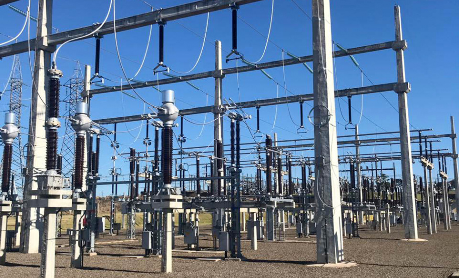 Para atender à demanda por energia elétrica de indústrias, estabelecimentos comerciais, imóveis rurais e residências do Sudoeste do Paraná, o sistema elétrico da região ganhou neste domingo (04) um importante reforço. Entrou em operação comercial a Linha de Transmissão (LT) 230kV Baixo Iguaçu – Realeza Sul, mais as obras de ampliação da subestação (SE) Realeza Sul e construção da subestação do Baixo Iguaçu. Foto: Divulgação/Copel