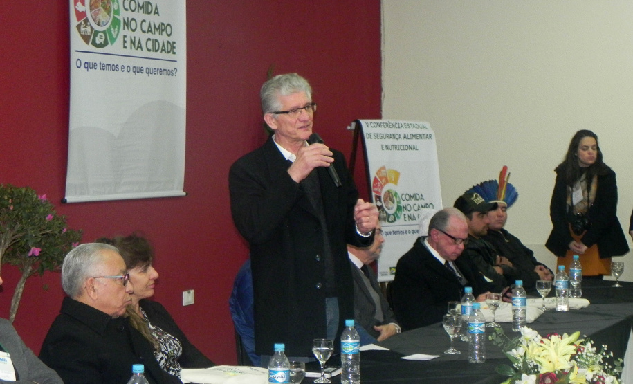 Cerca de 300 pessoas estão reunidas desde esta segunda-feira (05) em Curitiba na V Conferência Estadual de Segurança Alimentar e Nutricional. O evento, com o tema Comida no Campo e na Cidade: o que Temos e o que Queremos?, tem como proposta ampliar e fortalecer os compromissos para a promoção da soberania alimentar e do direito humano à alimentação adequada. Foto: Divulgação/SEAB