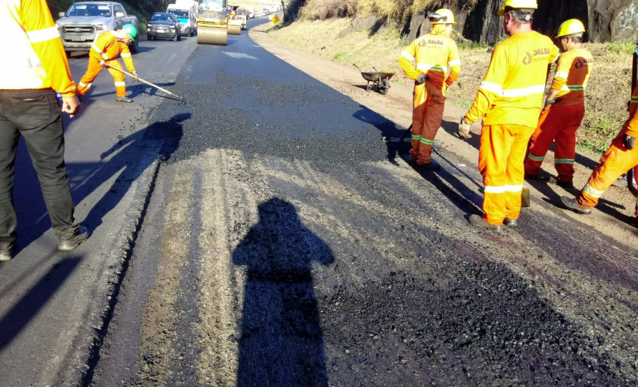 O Departamento de Estradas de Rodagem (DER-PR) finalizou na sexta-feira os trabalhos de recuperação de um trecho de 63 quilômetros da PR-280, entre Palmas e o acesso à BR-153, no município de General Carneiro, no Sul do Estado. A rodovia recebeu investimentos de R$ 882 mil de recursos próprios do GovernFoto:DER