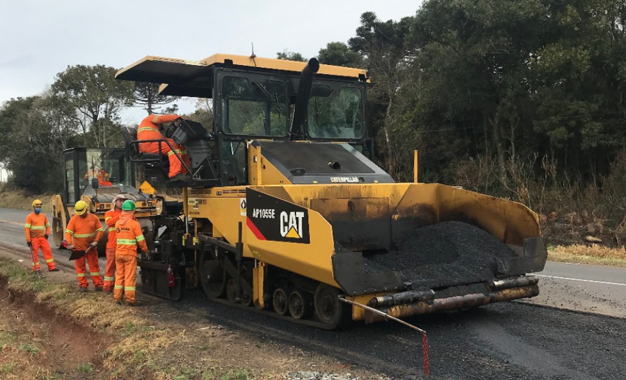 O Departamento de Estradas de Rodagem (DER-PR) finalizou na sexta-feira os trabalhos de recuperação de um trecho de 63 quilômetros da PR-280, entre Palmas e o acesso à BR-153, no município de General Carneiro, no Sul do Estado. A rodovia recebeu investimentos de R$ 882 mil de recursos próprios do GovernFoto:DER