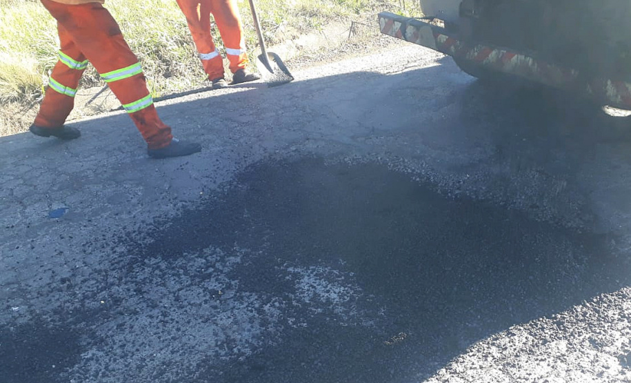 O Departamento de Estradas de Rodagem (DER-PR) finalizou na sexta-feira os trabalhos de recuperação de um trecho de 63 quilômetros da PR-280, entre Palmas e o acesso à BR-153, no município de General Carneiro, no Sul do Estado. A rodovia recebeu investimentos de R$ 882 mil de recursos próprios do GovernFoto:DER