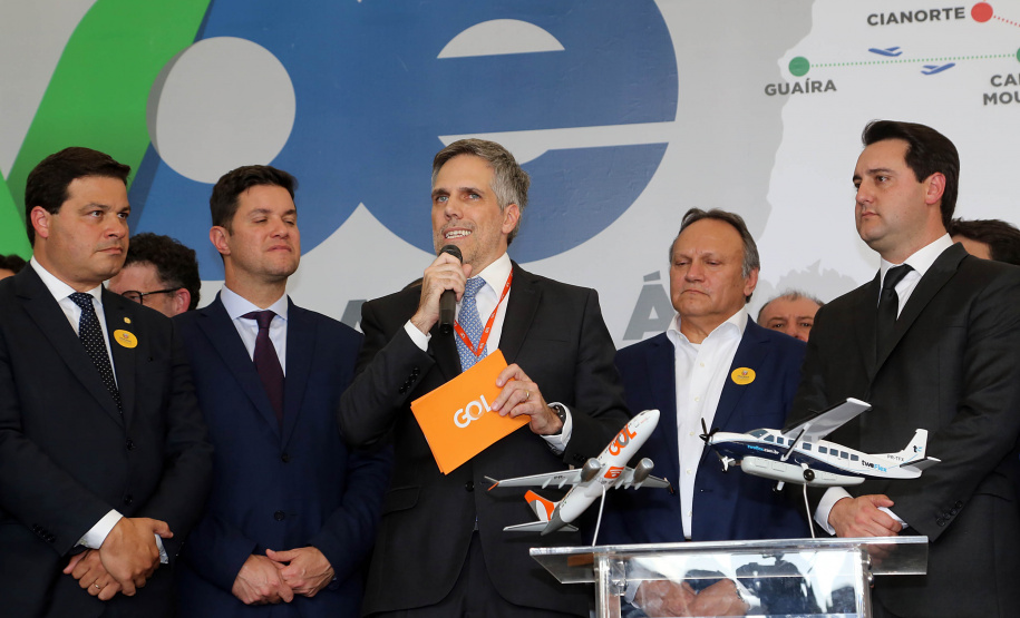 O Paraná passa a ter a maior malha aeroviária do País com o início nesta quarta-feira (07) do programa Voe Paraná. O novo pacote aéreo regional foi lançado pelo governador Carlos Massa Ratinho Junior no Aeroporto do Bacacheri, em Curitiba, e vai atender 12 cidades, de todas as regiões do Estado.Foto Gilson Abreu AENPr