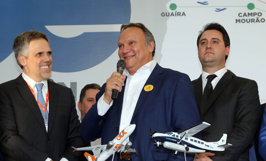 O Paraná passa a ter a maior malha aeroviária do País com o início nesta quarta-feira (07) do programa Voe Paraná. O novo pacote aéreo regional foi lançado pelo governador Carlos Massa Ratinho Junior no Aeroporto do Bacacheri, em Curitiba, e vai atender 12 cidades, de todas as regiões do Estado.Foto Gilson Abreu AENPr