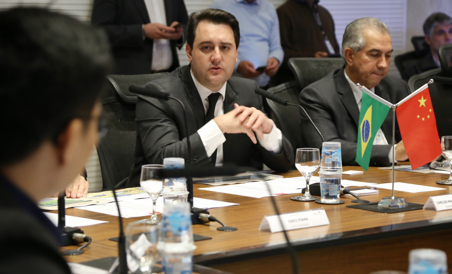 O governador Carlos Massa Ratinho Junior e técnicos da Secretaria de Infraestrutura e Logística apresentaram nesta quarta-feira (7) ao grupo China Merchants projetos ferroviários de curto, médio e longo prazos no Paraná