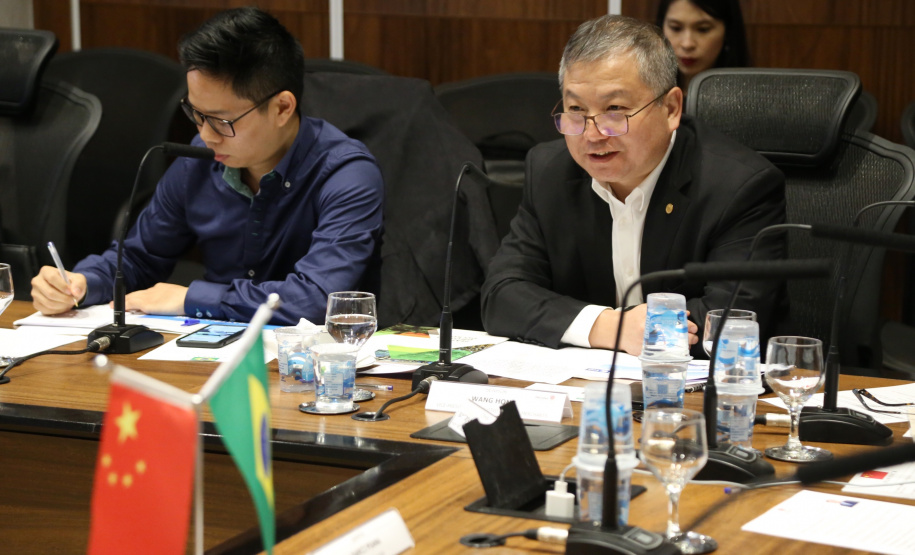 O governador Carlos Massa Ratinho Junior e técnicos da Secretaria de Infraestrutura e Logística apresentaram nesta quarta-feira (7) ao grupo China Merchants projetos ferroviários de curto, médio e longo prazos no Paraná