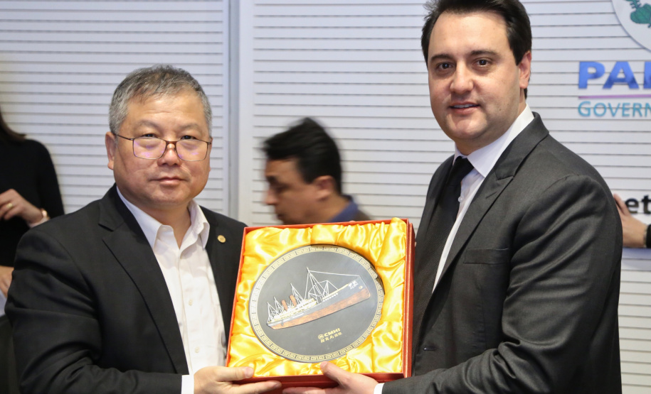 O governador Carlos Massa Ratinho Junior e técnicos da Secretaria de Infraestrutura e Logística apresentaram nesta quarta-feira (7) ao grupo China Merchants projetos ferroviários de curto, médio e longo prazos no Paraná
