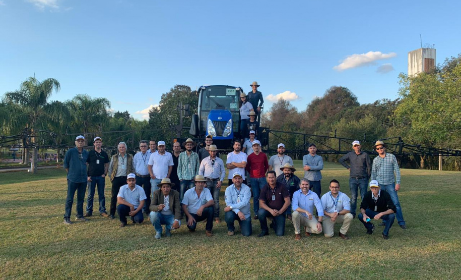 Na quarta-feira (7), começou a série de visitas técnicas na fábrica da New Holland e capacitação dos novos técnicos do Instituto Paranaense de Assistência Técnica e Extensão Rural (Emater), com palestrantes da Embrapa, Emater e Secretaria de Estado da Agricultura e do Abastecimento.