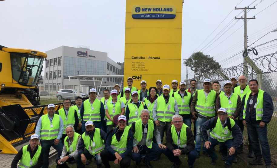 Na quarta-feira (7), começou a série de visitas técnicas na fábrica da New Holland e capacitação dos novos técnicos do Instituto Paranaense de Assistência Técnica e Extensão Rural (Emater), com palestrantes da Embrapa, Emater e Secretaria de Estado da Agricultura e do Abastecimento.