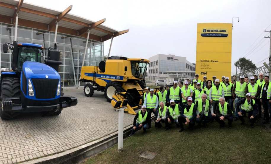 Na quarta-feira (7), começou a série de visitas técnicas na fábrica da New Holland e capacitação dos novos técnicos do Instituto Paranaense de Assistência Técnica e Extensão Rural (Emater), com palestrantes da Embrapa, Emater e Secretaria de Estado da Agricultura e do Abastecimento.