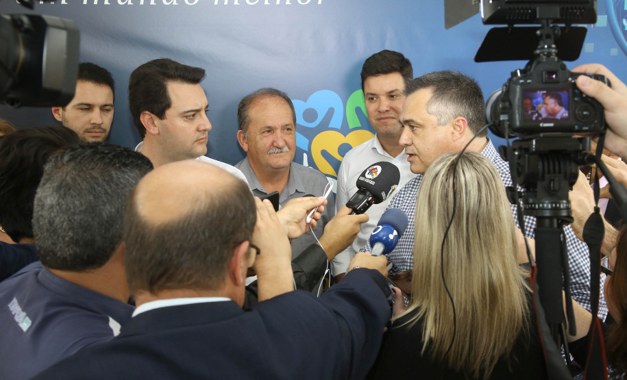 O governador Carlos Massa Ratinho Junior autorizou nesta quarta-feira (8), em Pato Branco, o repasse de R$ 565 mil para aquisição de equipamentos e acessórios para o setor de radiologia do Hospital do Câncer da cidade.