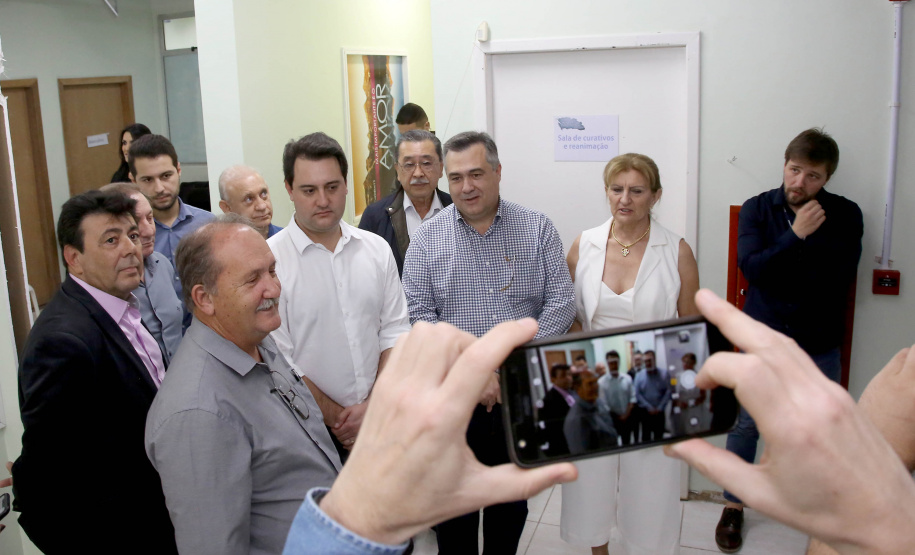 O governador Carlos Massa Ratinho Junior autorizou nesta quarta-feira (8), em Pato Branco, o repasse de R$ 565 mil para aquisição de equipamentos e acessórios para o setor de radiologia do Hospital do Câncer da cidade.