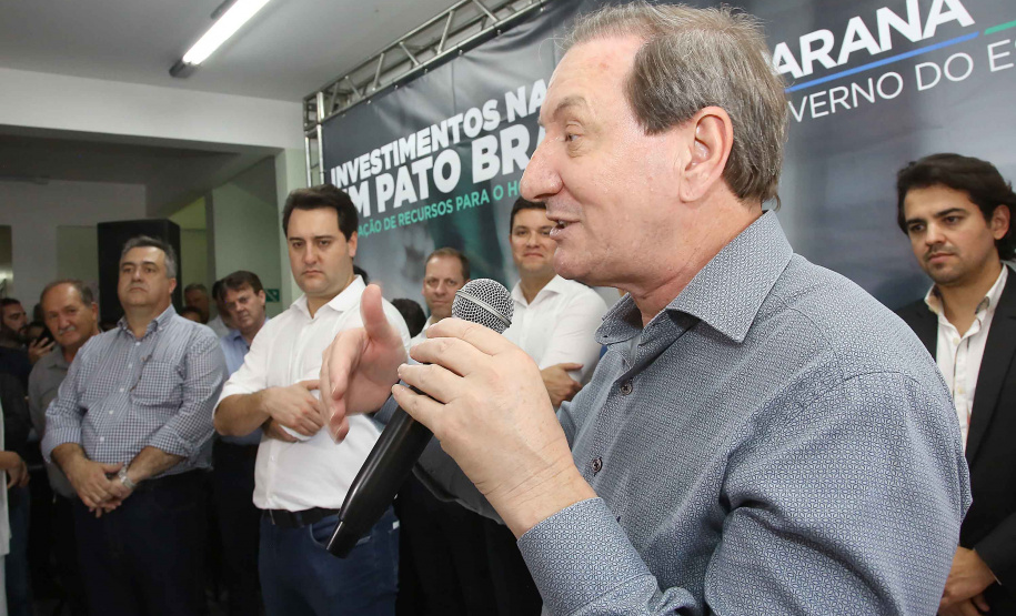 O governador Carlos Massa Ratinho Junior autorizou nesta quarta-feira (8), em Pato Branco, o repasse de R$ 565 mil para aquisição de equipamentos e acessórios para o setor de radiologia do Hospital do Câncer da cidade.