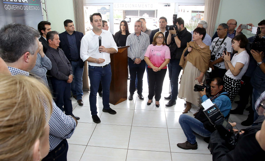 O governador Carlos Massa Ratinho Junior autorizou nesta quarta-feira (8), em Pato Branco, o repasse de R$ 565 mil para aquisição de equipamentos e acessórios para o setor de radiologia do Hospital do Câncer da cidade.