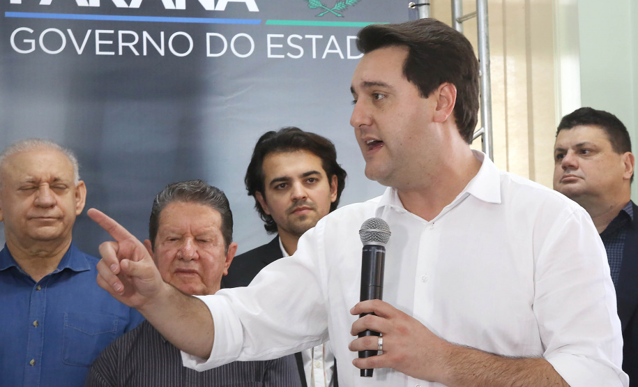 O governador Carlos Massa Ratinho Junior autorizou nesta quarta-feira (8), em Pato Branco, o repasse de R$ 565 mil para aquisição de equipamentos e acessórios para o setor de radiologia do Hospital do Câncer da cidade.