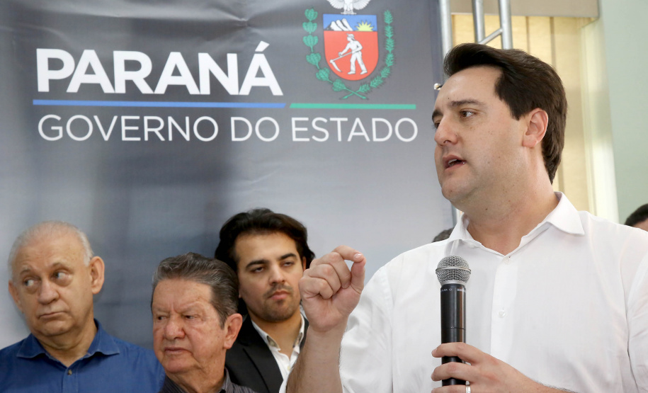 O governador Carlos Massa Ratinho Junior autorizou nesta quarta-feira (8), em Pato Branco, o repasse de R$ 565 mil para aquisição de equipamentos e acessórios para o setor de radiologia do Hospital do Câncer da cidade.