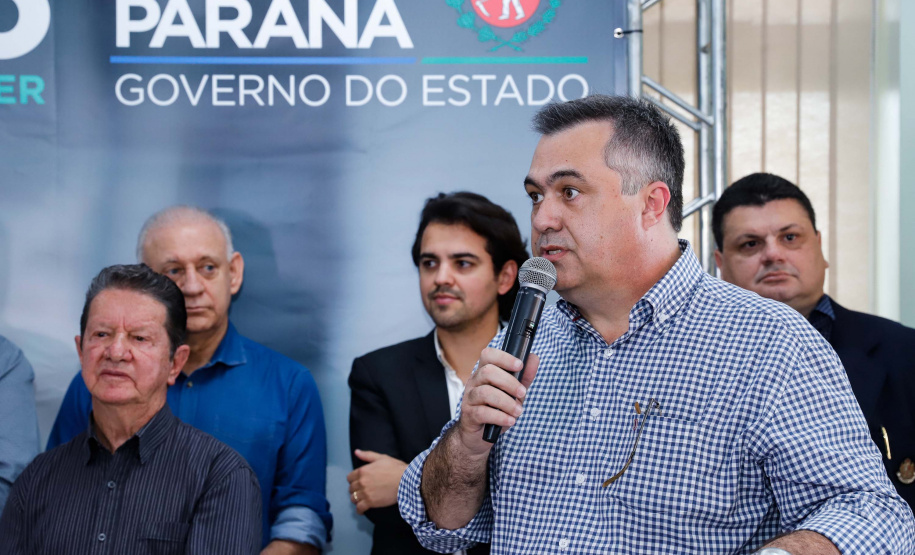 O governador Carlos Massa Ratinho Junior autorizou nesta quarta-feira (8), em Pato Branco, o repasse de R$ 565 mil para aquisição de equipamentos e acessórios para o setor de radiologia do Hospital do Câncer da cidade.