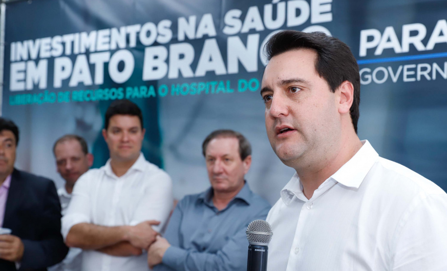 O governador Carlos Massa Ratinho Junior autorizou nesta quarta-feira (8), em Pato Branco, o repasse de R$ 565 mil para aquisição de equipamentos e acessórios para o setor de radiologia do Hospital do Câncer da cidade.