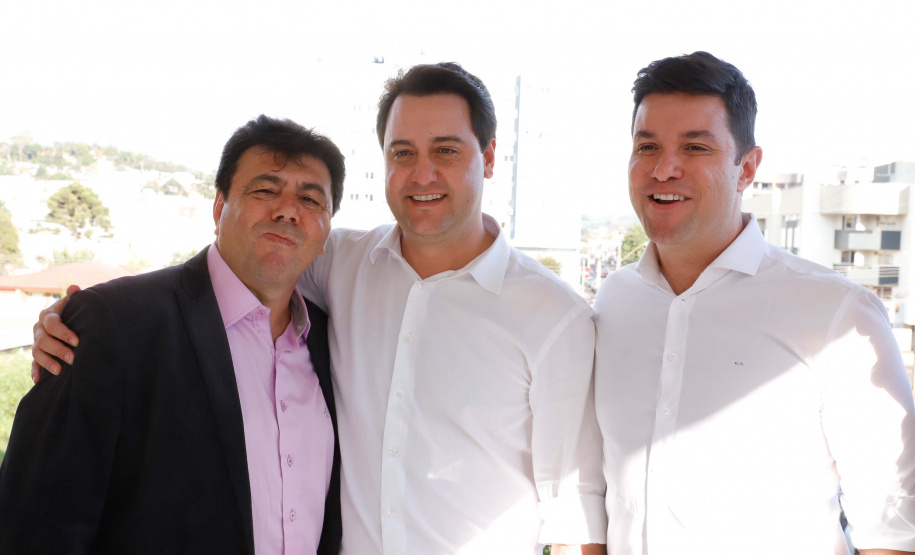 O governador Carlos Massa Ratinho Junior autorizou nesta quarta-feira (8), em Pato Branco, o repasse de R$ 565 mil para aquisição de equipamentos e acessórios para o setor de radiologia do Hospital do Câncer da cidade.